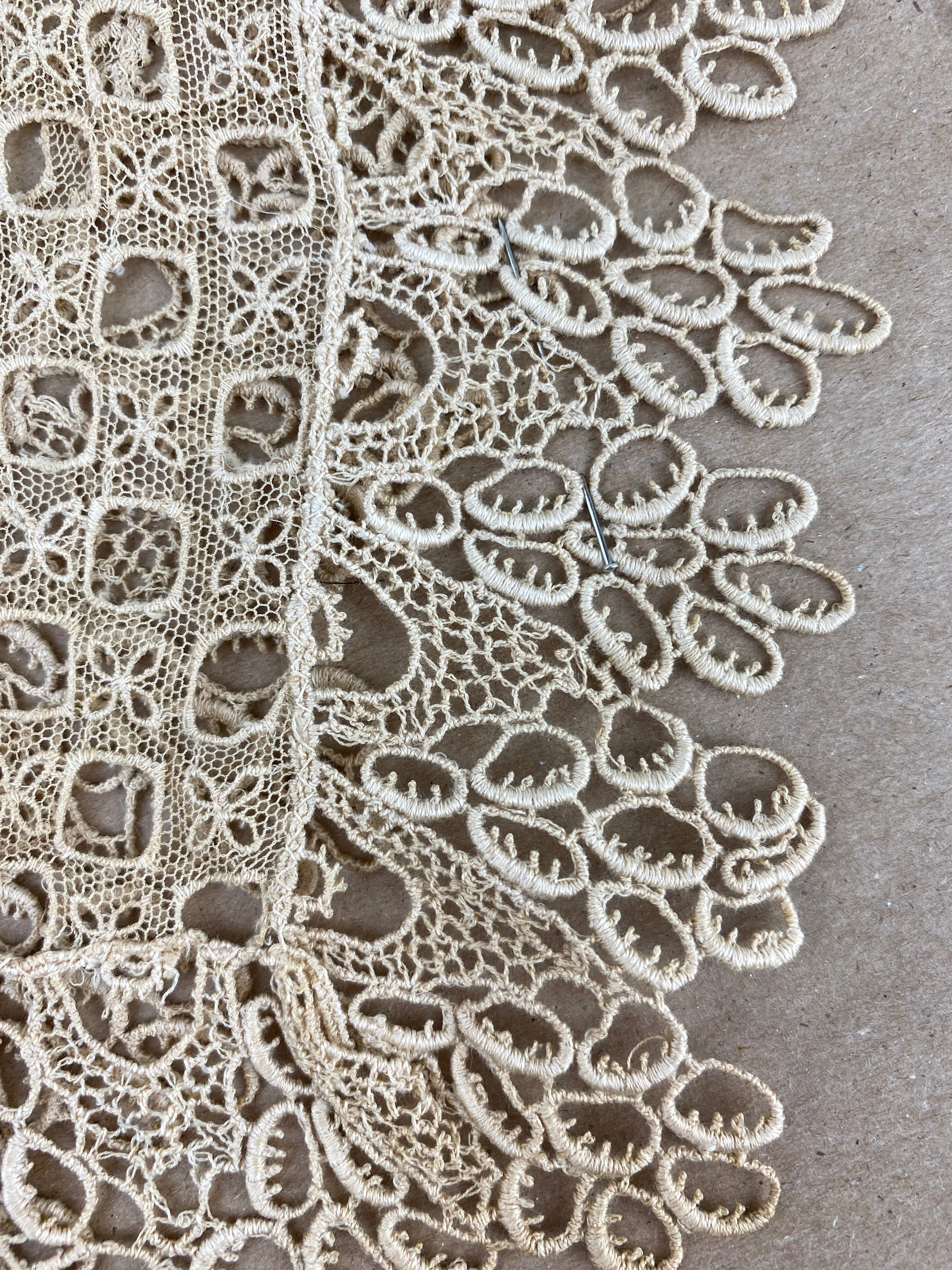 Antique Edwardian Beige Crochet Lace Collar