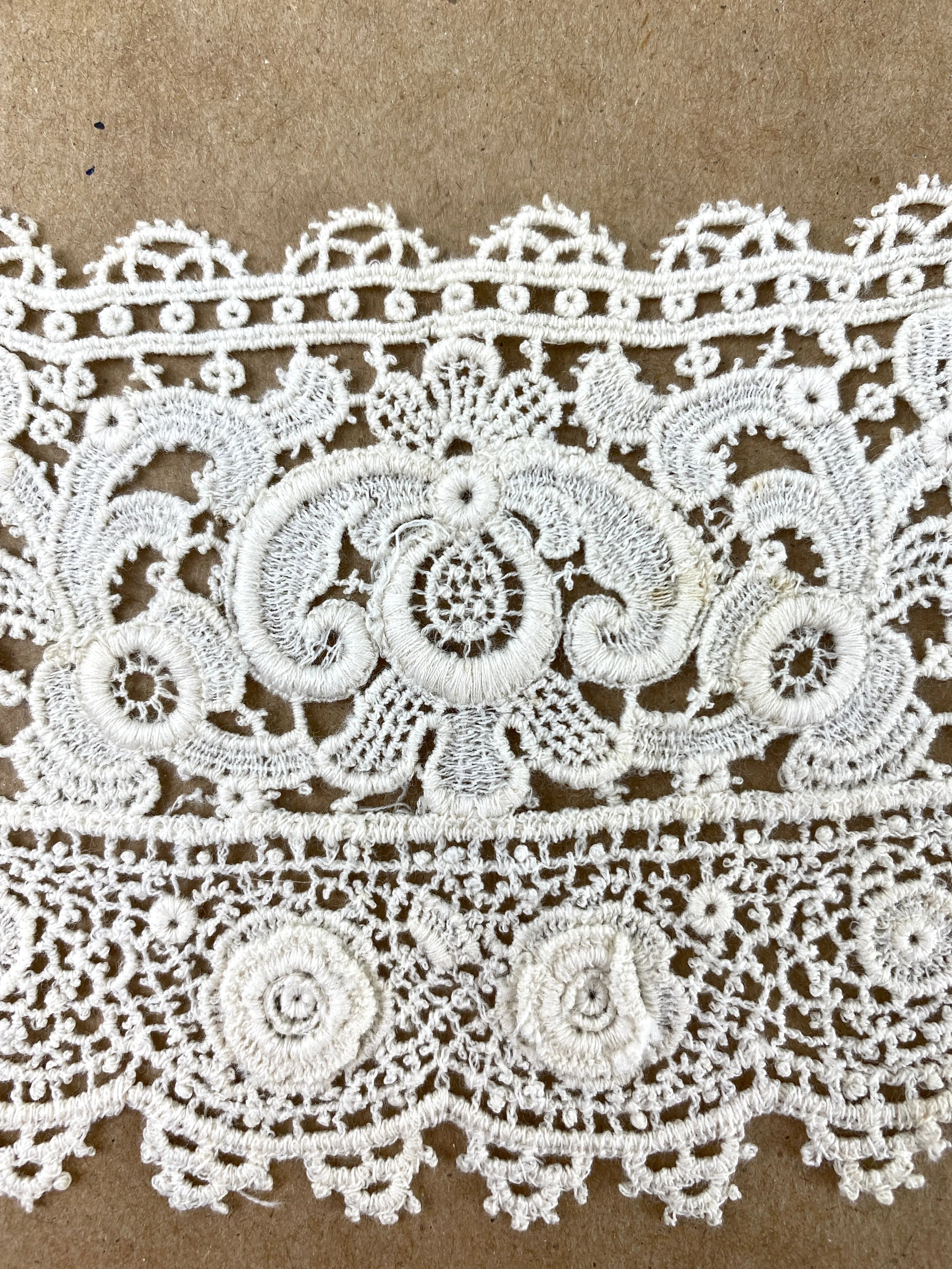 Antique Edwardian White Irish Crochet Lace Collar