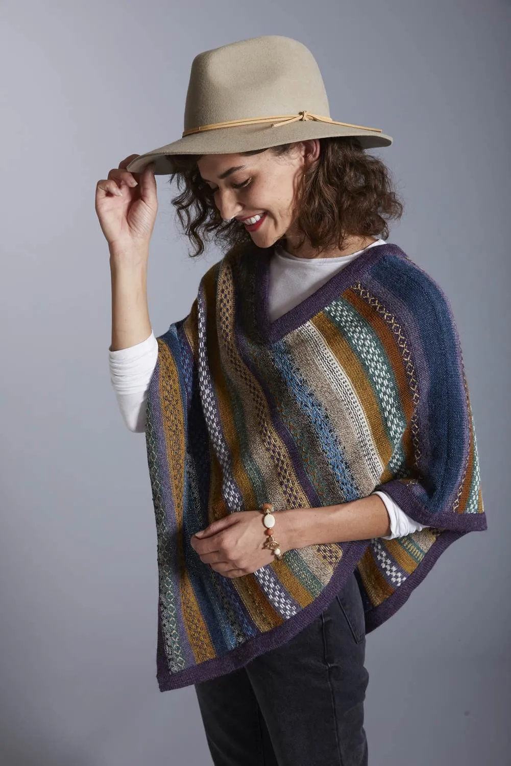 Carmen Ponchito - Small Alpaca Poncho