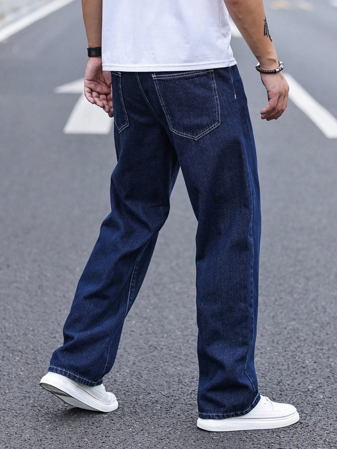 Manfinity Hypemode Men Pocket Straight Leg Jeans