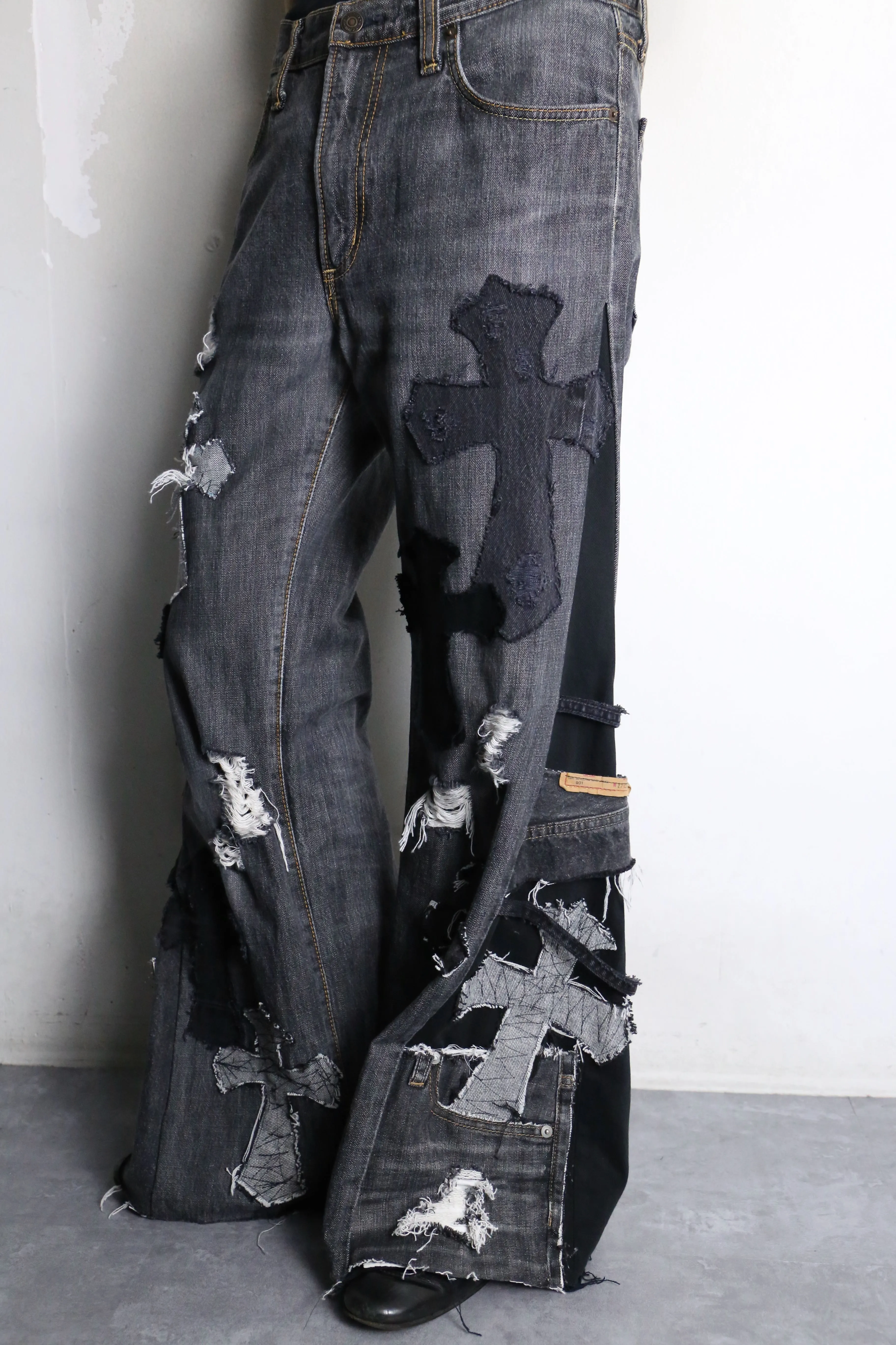 "Re:make" rosary design flare denim