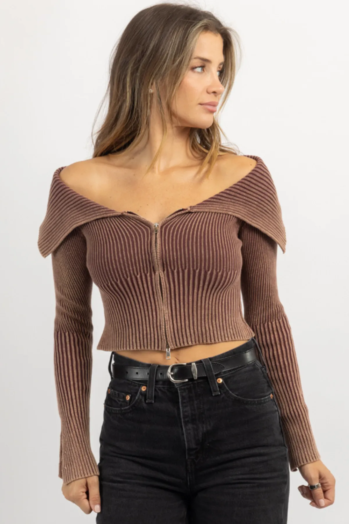 RAVEN BROWN ZIPPERED TOP