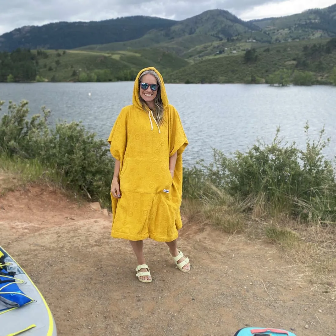 Shoreline Hooded Poncho Sunshine Smiley Yellow