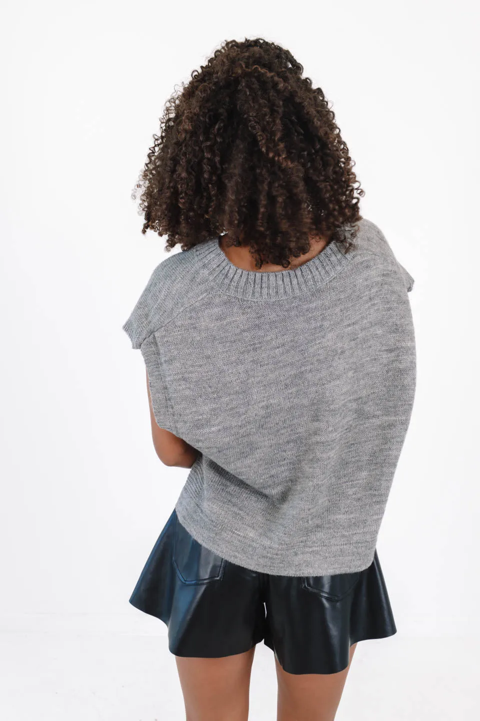 Sight Seeing Cropped Sweater - Grey